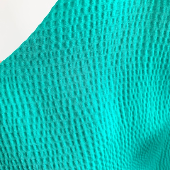 Textured Green Satin Halter Top - Picture 8 of 9